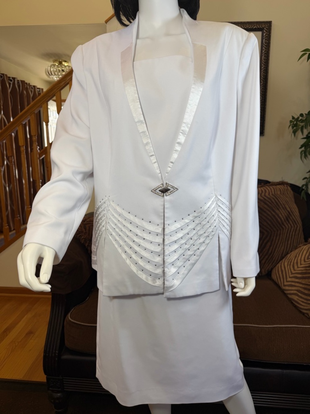 Elegant White Women's Skirt Suit with Satin Trim